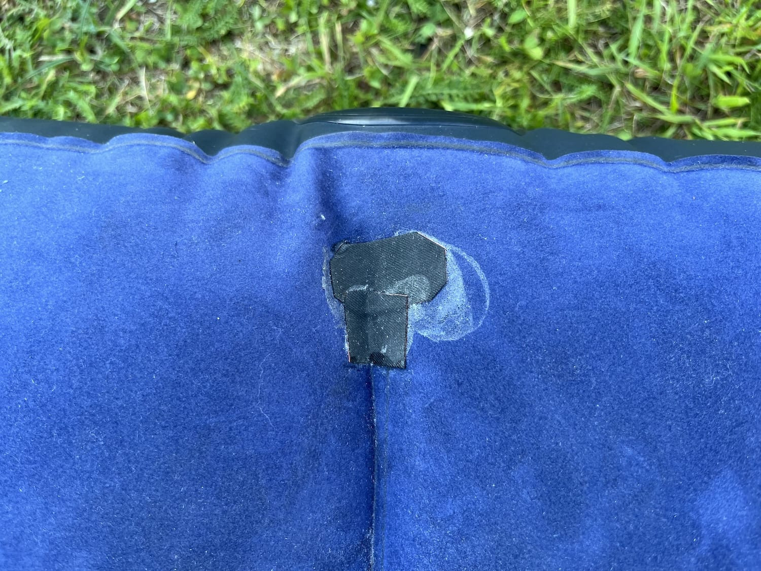 Lek luchtbed repareren met een bandenplakset? Zo doe je dat afbeelding