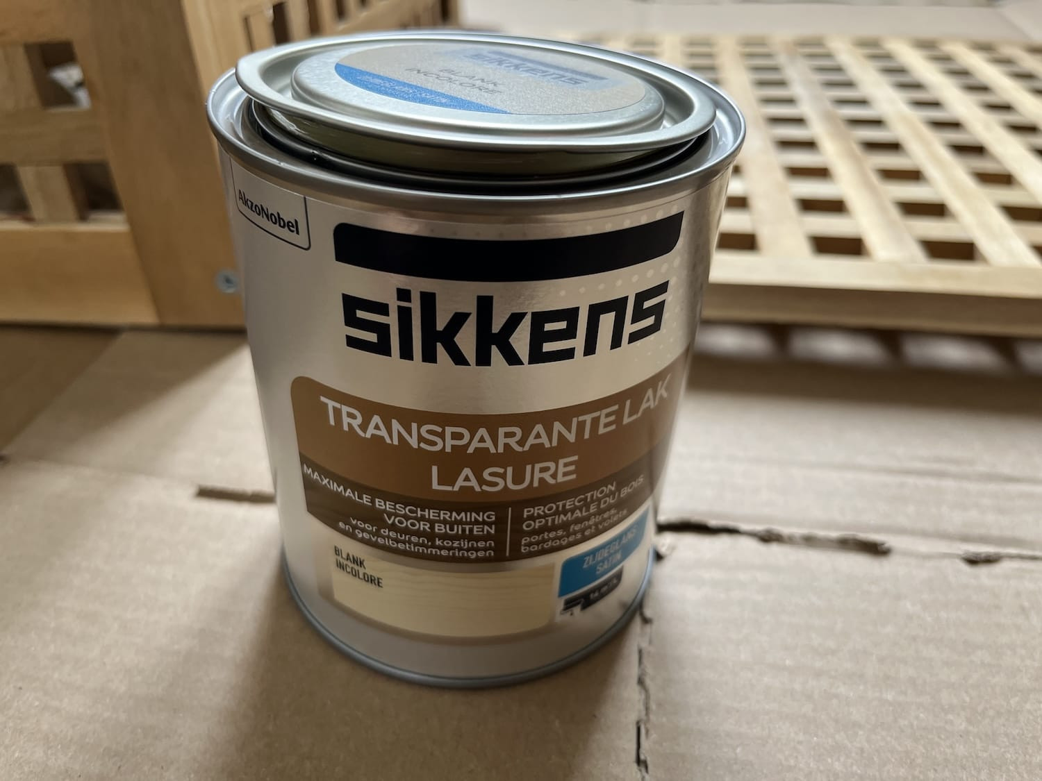 Sikkens verf geschikt voor het lakken van de IKEA HOL tafel plantenbak