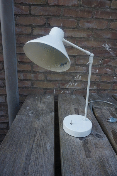 Bureaulamp Make-Over DIY: Met metallic
