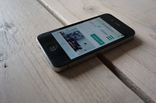 de Furn.nl mobiele / reponsive website op een iPhone