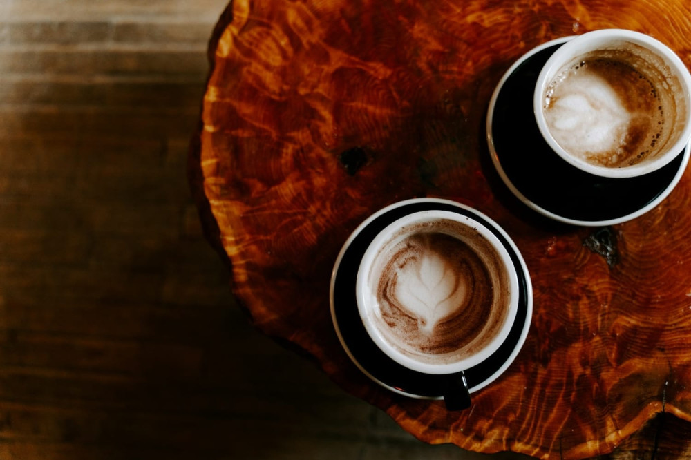 koffie op salontafel