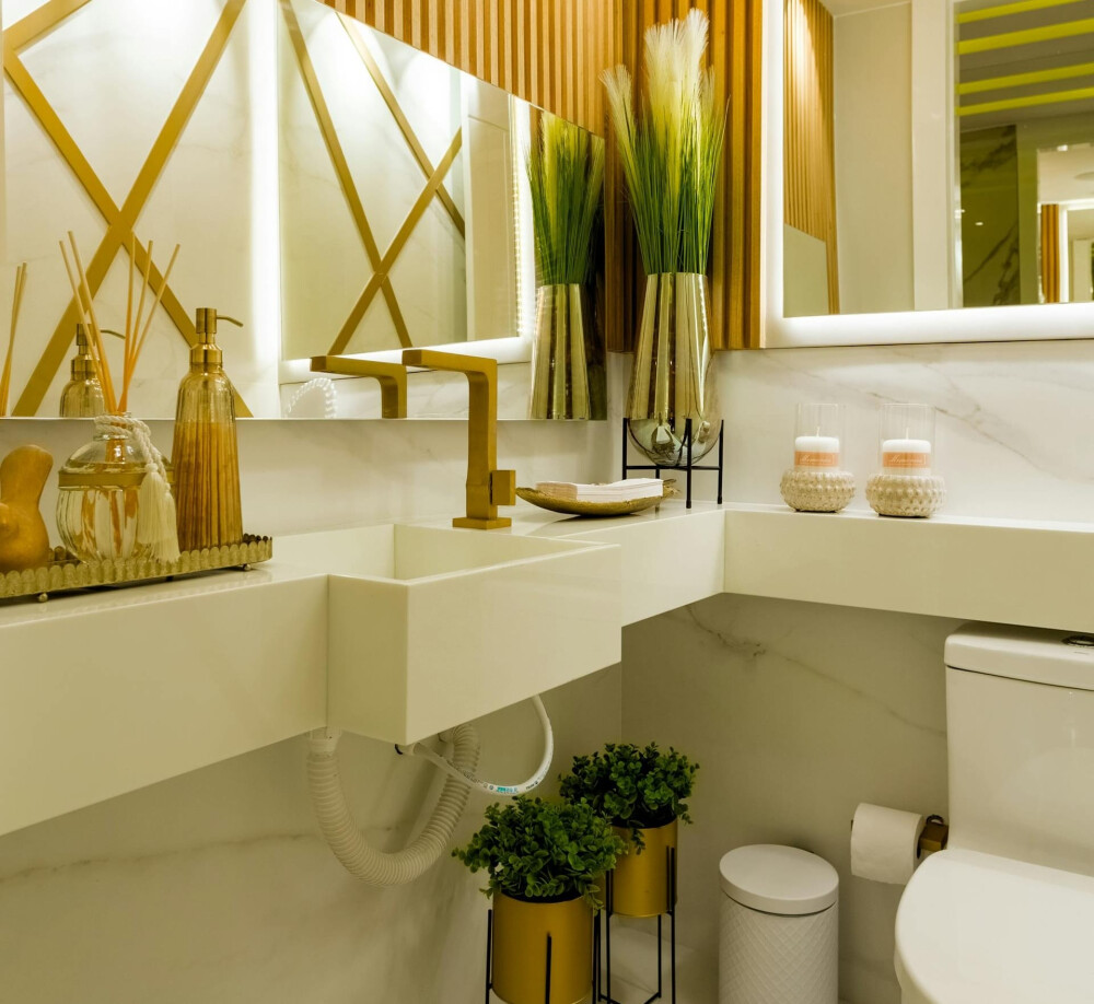 Stijlvolle badkamer met kleuren en groen