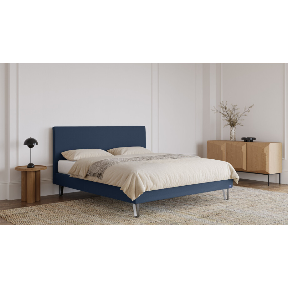 BRUNO Classic bed 160x200cm in de kleur blauw | Matrashardheid: Standaard (H3) | Inclusief matras, lattenbodem en metalen poten afbeelding 1