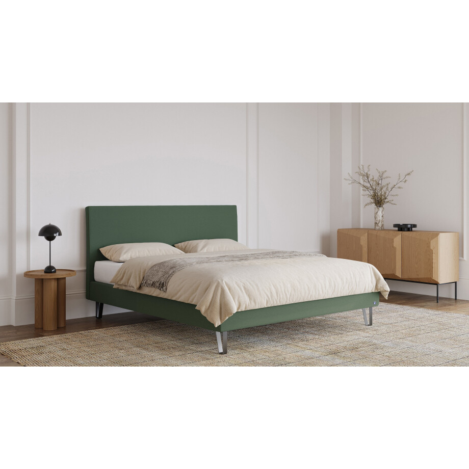 BRUNO Classic bed 200x200cm in mosgroen | incl. matras, lattenbodem en metalen poten afbeelding 1