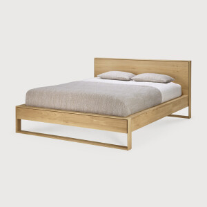 Ethnicraft Bed 'Nordic II' Geolied Eikenhout, 180 x 200cm