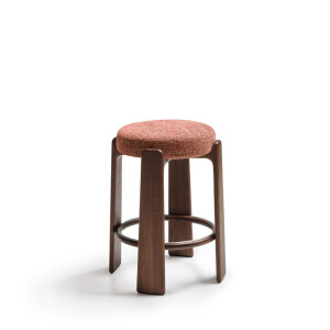 Kave Home Kruk 'Granite' Chenille en noten essenhout, kleur Terracotta (zithoogte 65cm)