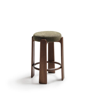 Kave Home Kruk 'Granite' Chenille en noten essenhout, kleur Groen (zithoogte 75cm)