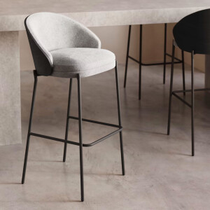 Kave Home Barkruk 'Eamy' Essenhout, kleur Lichtgrijs/Zwart (zithoogte 77cm)