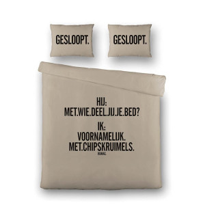 Dekbedovertrek RUMAG - Tweepersoons (200x200 cm) - Beige Microvezel - Dessin: Tekst - RUMAG - Dekbed-Discounter.nl