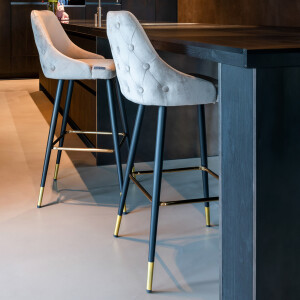 Richmond Barstoel 'Imani' Velvet, kleur Khaki (zithoogte 77cm)