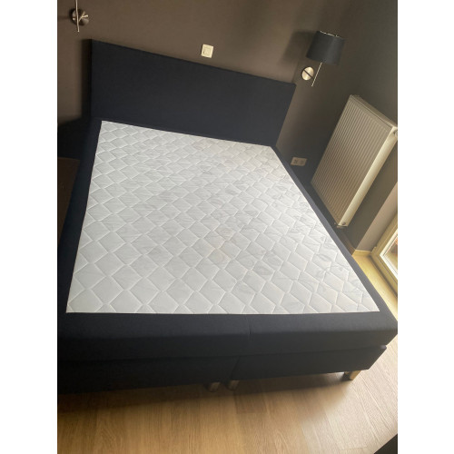 Boxspring Zwart 180x200x Extra Matras en Zilver Kleurige Poten afbeelding 3