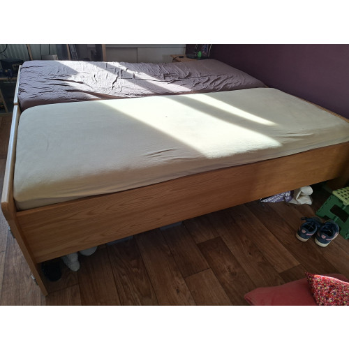 Groot houten dubbel bed afbeelding 3
