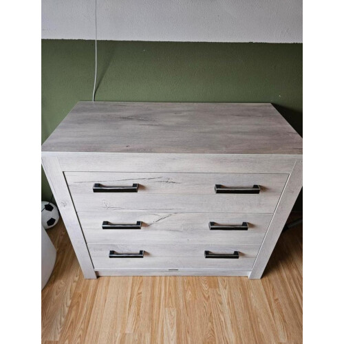 Ledikant & commode afbeelding 2
