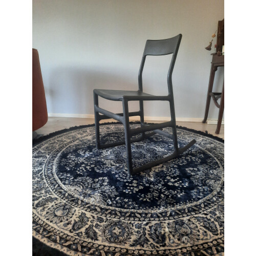4 zwarte stoelen, Ellan, Chris Martin afbeelding