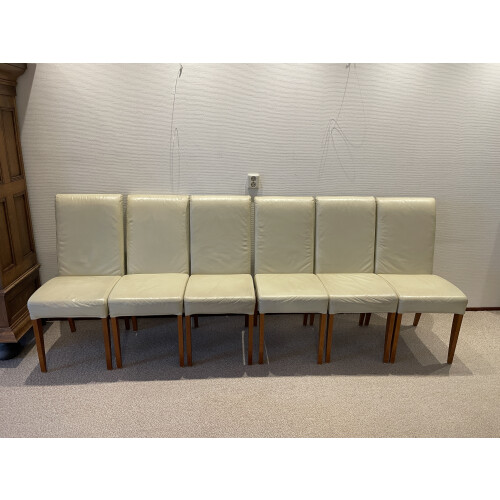 6 witte eetkamerstoelen met hoge leuning en leren bekleding afbeelding