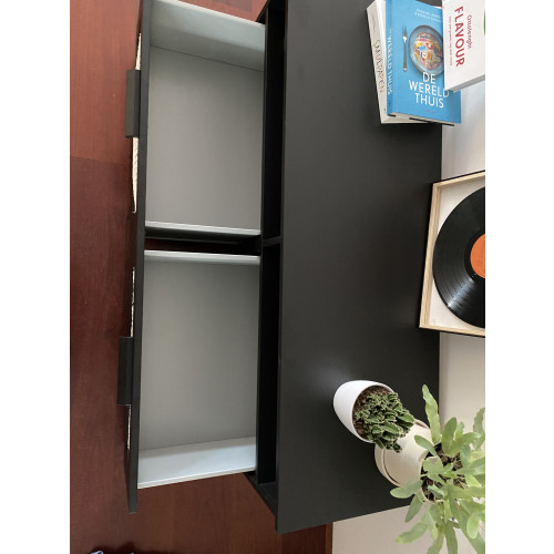 Zwarte dressoir kast / tv meubel met webbing 120x53x39,5 cm afbeelding 3