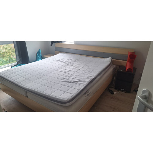 Gratis bed en ondermatrassen afbeelding