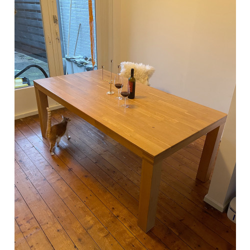 Mooie tafel van massief hout afbeelding 2