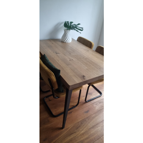 Eettafel eikenhout met metaal afbeelding