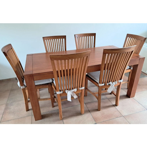 Eettafel en stoelen, prachtig sterk en mooi afbeelding 2