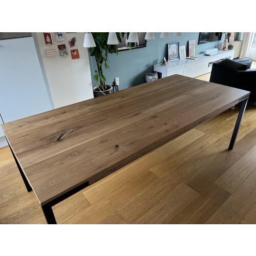 Mooie grote eetafel ziet er nog heel goed uit afbeelding 3