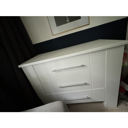 Baby kamer meubels bedje, commode en accessoires afbeelding 2