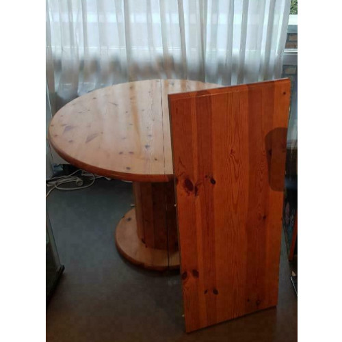 Ronde houten eettafel, met 4 bijbehorende stoelen! afbeelding 2