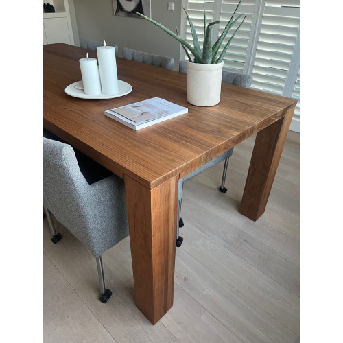 Art of Living notenhout tafel 240 x 100 met 6 stoelen afbeelding 2