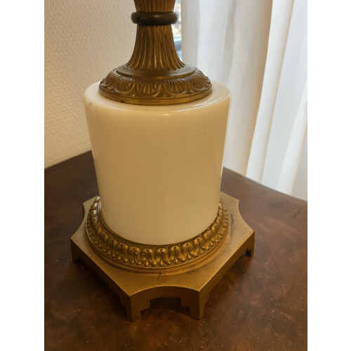 Klassieke tafellamp, hotelstijl, messing & opaalglas afbeelding 2