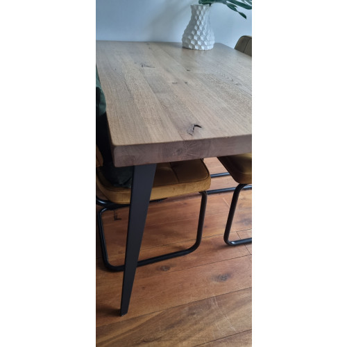 Eettafel eikenhout met metaal afbeelding 2