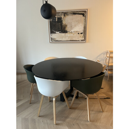 Zwarte ronde eettafel van LIJN M - 150 cm - studio Henk / Hay stijl afbeelding 3