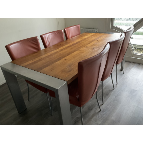 Eetkamer Eikenhout Tafel en 6 Leren Stoelen afbeelding