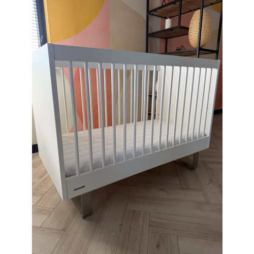 Babykamer Kidsmill (ledikant, kast en commode afbeelding