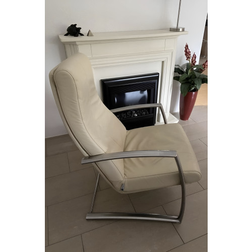 1 x luxe design relaxstoel met RVS frame uit Scandinavië afbeelding