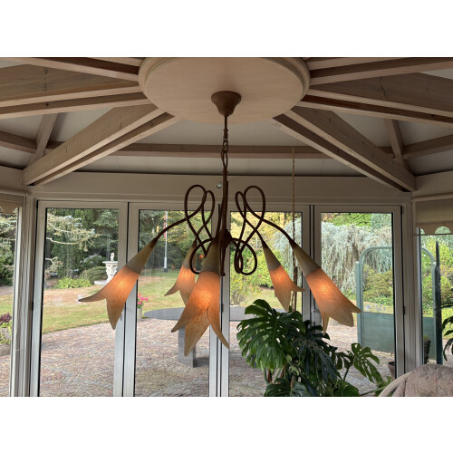 Sfeervolle lampenset – hanglamp, staande lamp en tafellamp afbeelding