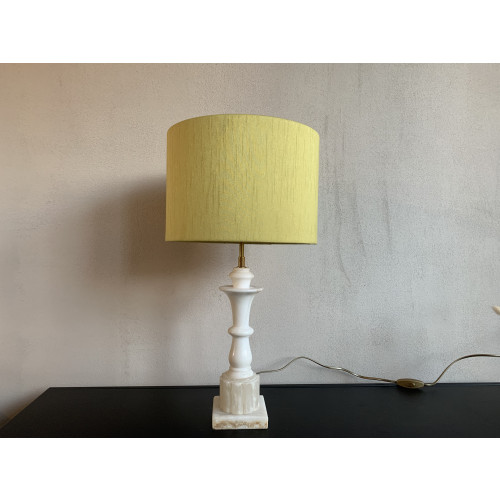 Vintage marmeren lamp met nieuwe kap afbeelding