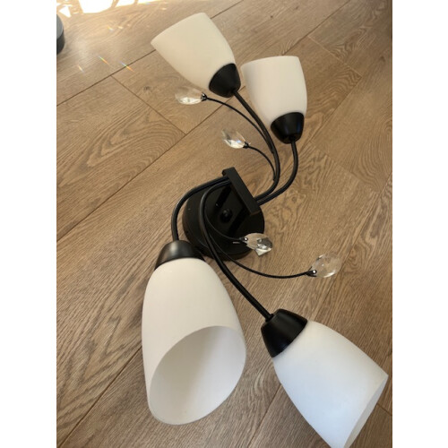 2x plafondlamp met 4 witte glazen kappen en kristallen- Per stuk te koop afbeelding 3