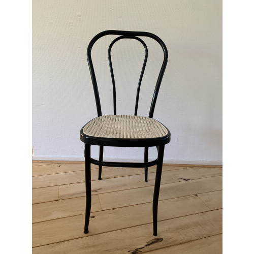 Zwarte stoel met rotan zitting afbeelding 2