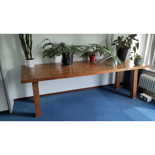 Teakhouten tafel afbeelding