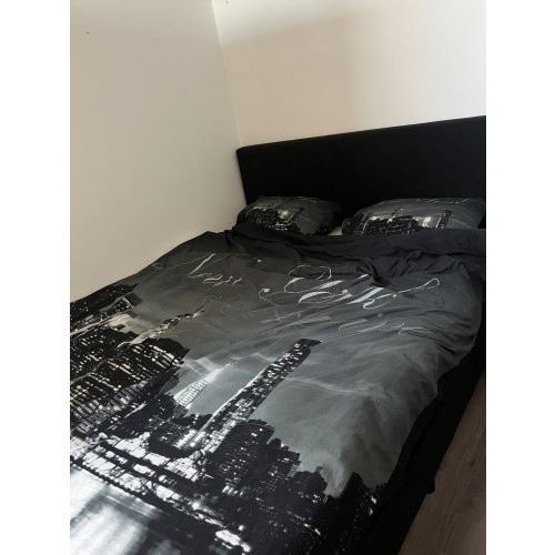 Leenbakker boxspring zwart + topper maar 3 maanden gebruikt! afbeelding 2