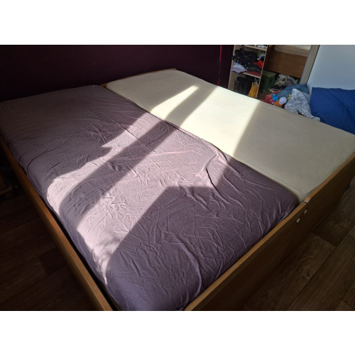 Groot houten dubbel bed afbeelding 2