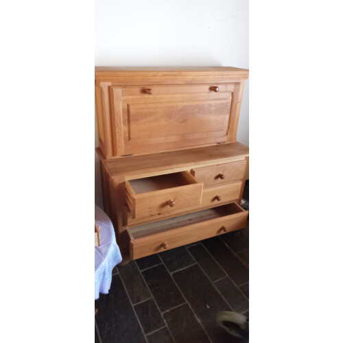 Essenhouten buffetkast afbeelding 3