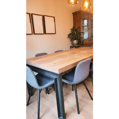 Eikenhouten tafel met stalen onderstel 220 x 100 x 79 afbeelding 2