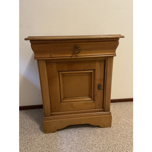 Massief houten kastje / nachtkastje met lade en deur afbeelding