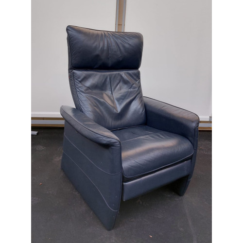 Mooie blauwe fauteuil afbeelding 3