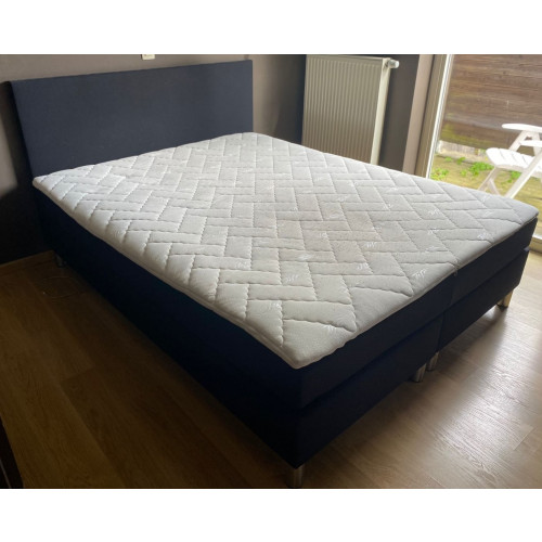 Boxspring Zwart 180x200x Extra Matras en Zilver Kleurige Poten afbeelding 2