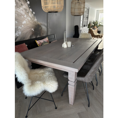 Teak houten eettafel afbeelding
