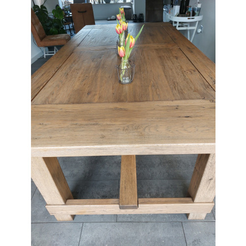 Eikenhouten eettafel afbeelding 3