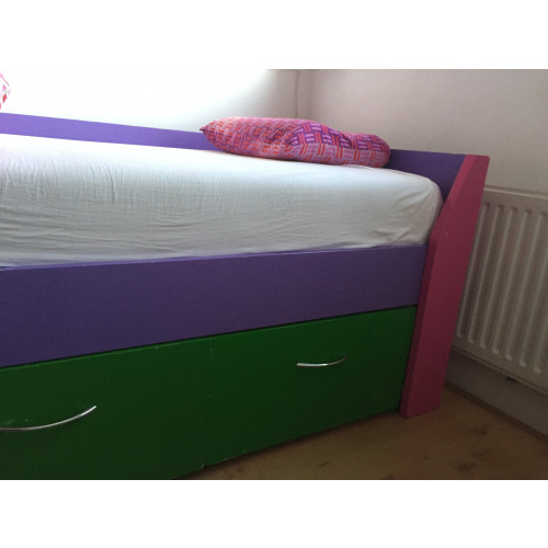 Kleurige Kinderkamer meubels Meisje: Bed, Kledingkast, Wandkast afbeelding