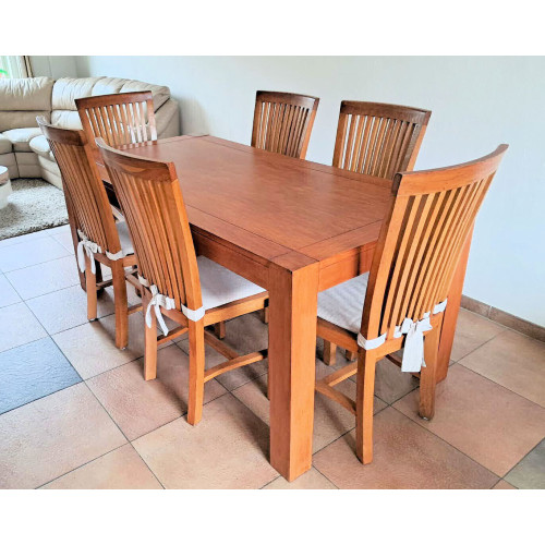 Eettafel en stoelen, prachtig sterk en mooi afbeelding